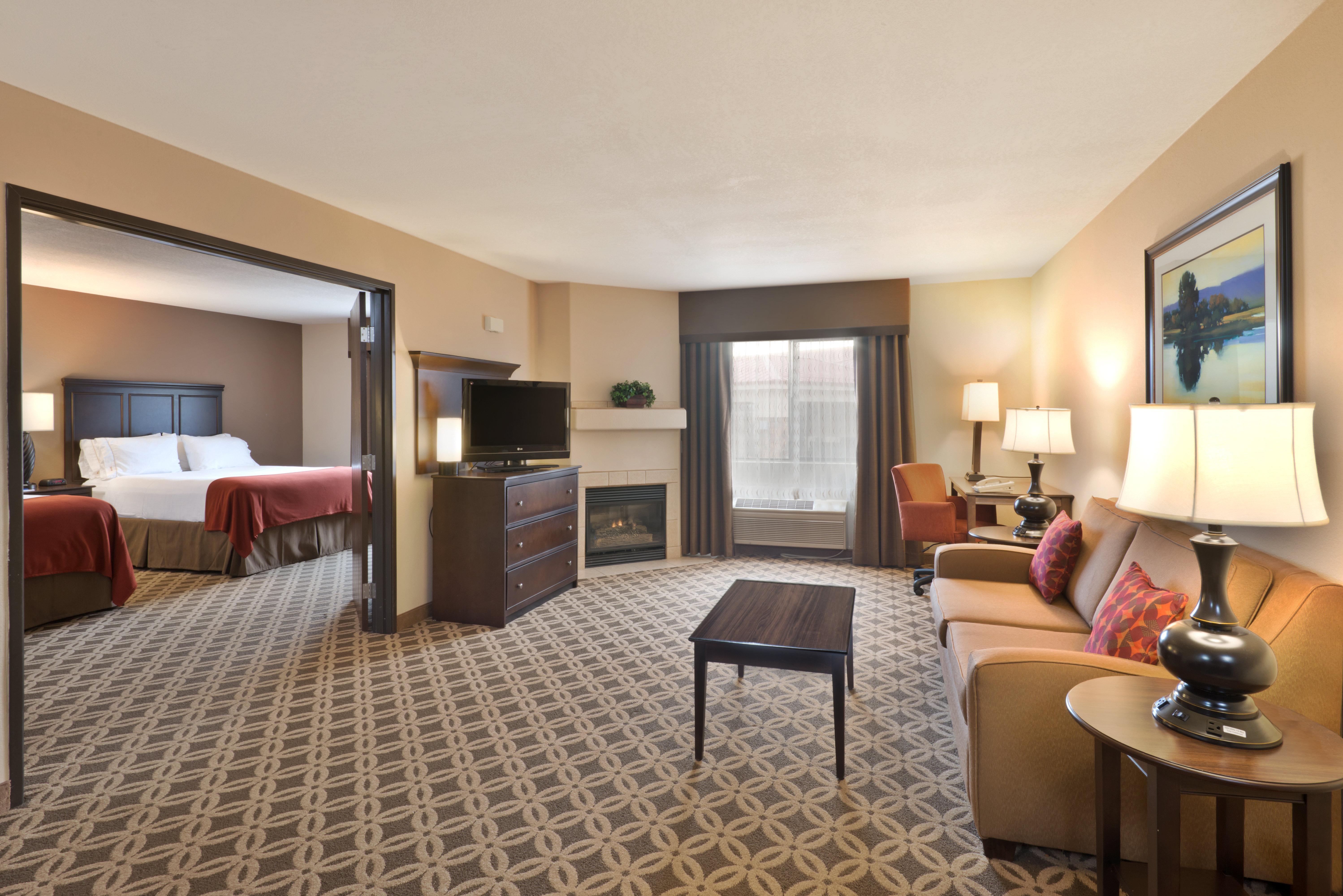 Holiday Inn Express Show Low By Ihg מראה חיצוני תמונה