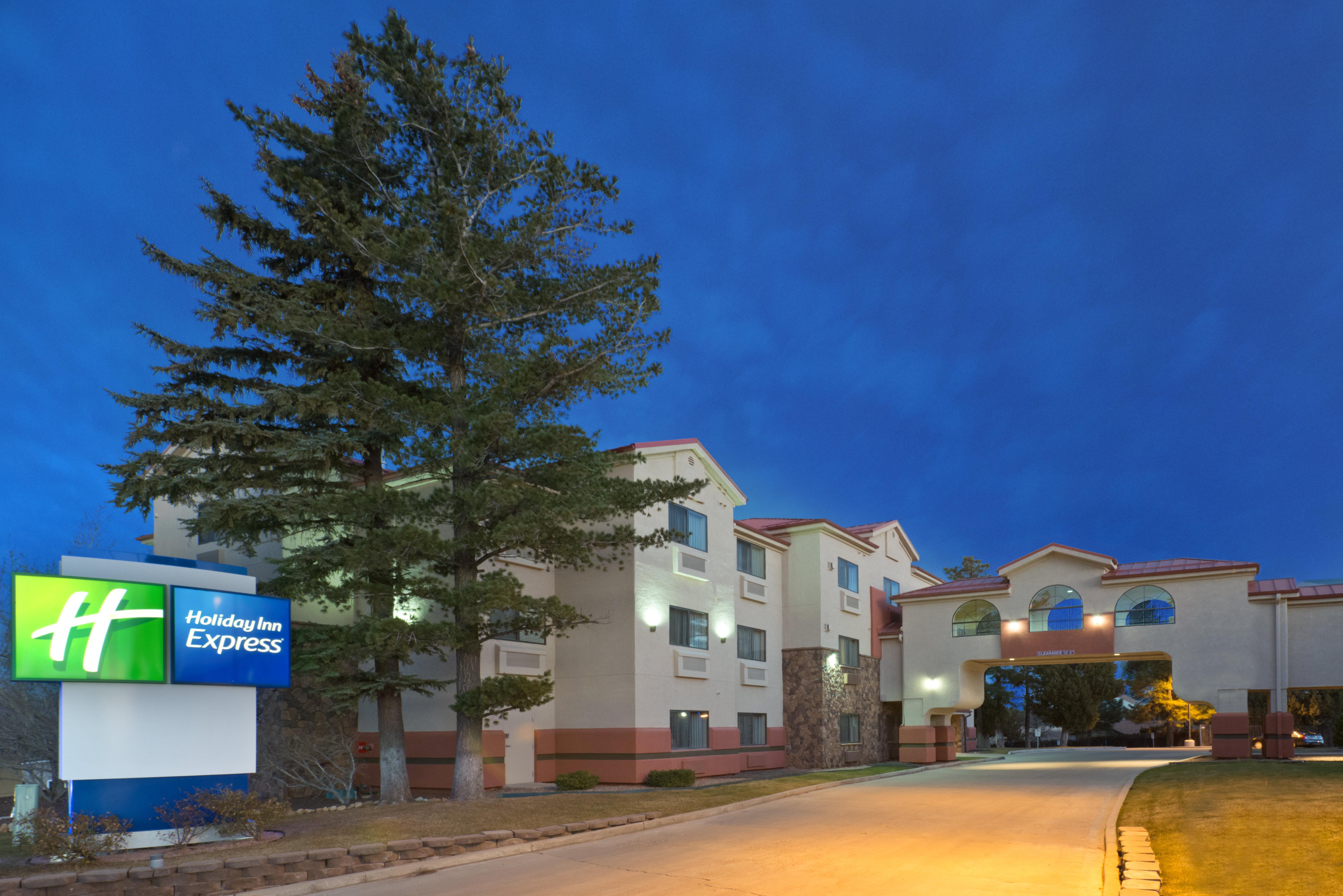 Holiday Inn Express Show Low By Ihg מראה חיצוני תמונה