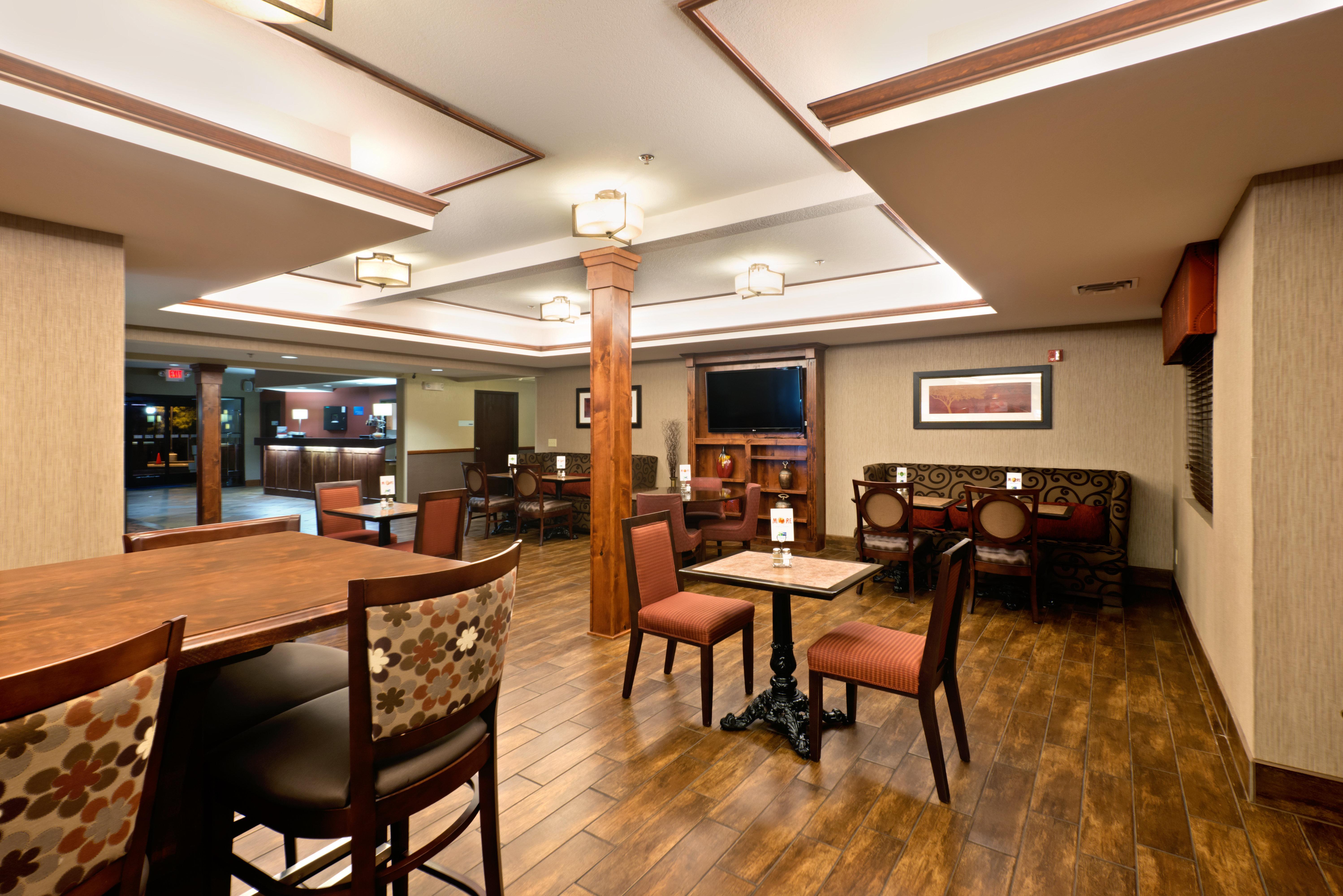 Holiday Inn Express Show Low By Ihg מראה חיצוני תמונה
