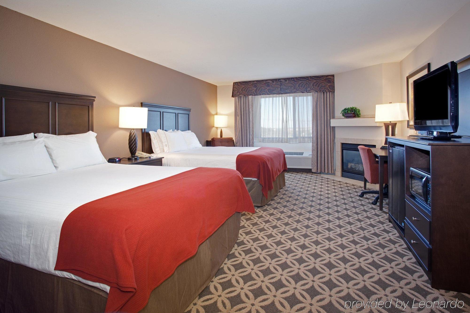 Holiday Inn Express Show Low By Ihg מראה חיצוני תמונה