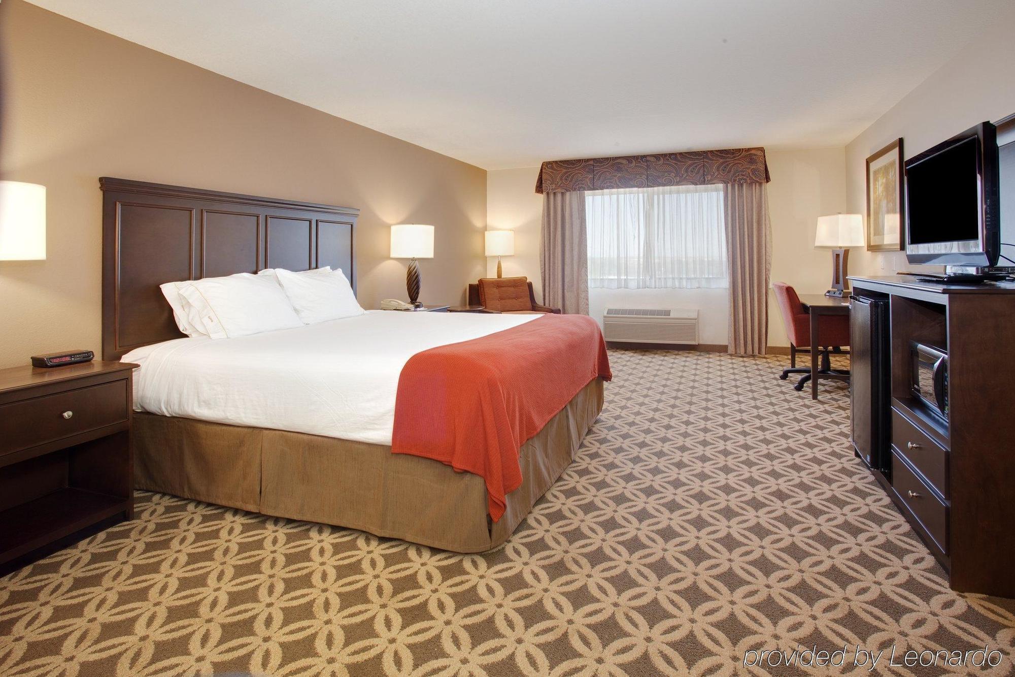 Holiday Inn Express Show Low By Ihg מראה חיצוני תמונה