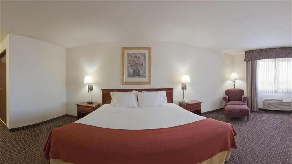 Holiday Inn Express Show Low By Ihg מראה חיצוני תמונה